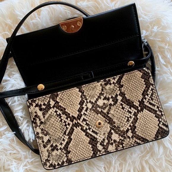 A New Day Crossbody Bag • OS - Picture 4 of 8